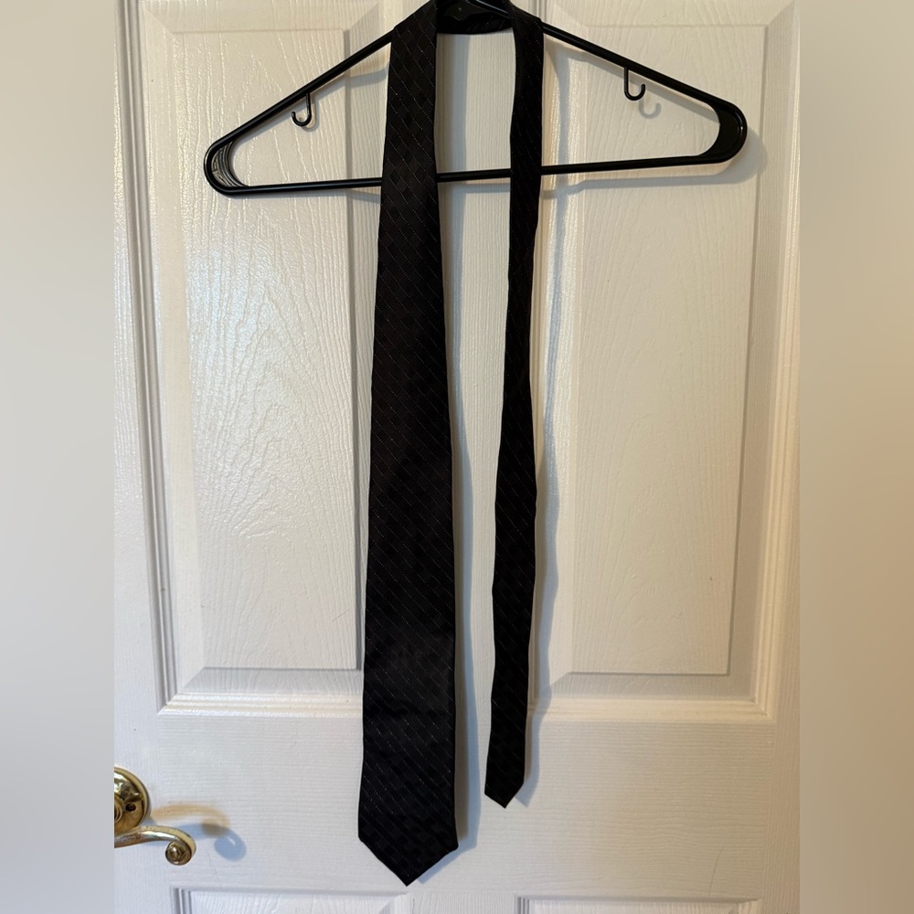 ARROW Elegant Black Tie
